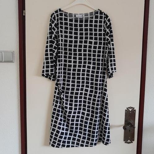 Zwart/wit jurk maat XL  4 euro, Kleding | Dames, Jurken, Zo goed als nieuw, Maat 46/48 (XL) of groter, Wit, Knielengte, Ophalen of Verzenden