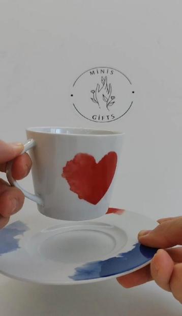 "Nieuw porseleinen kopje met schoteltje –perfect cadeau  beschikbaar voor biedingen