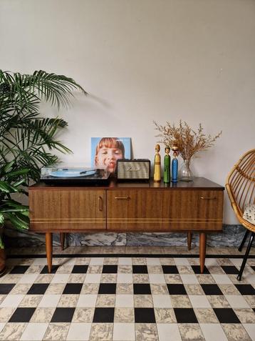 Vintage midcentury dressoir | platenspeler meubel | kast  beschikbaar voor biedingen
