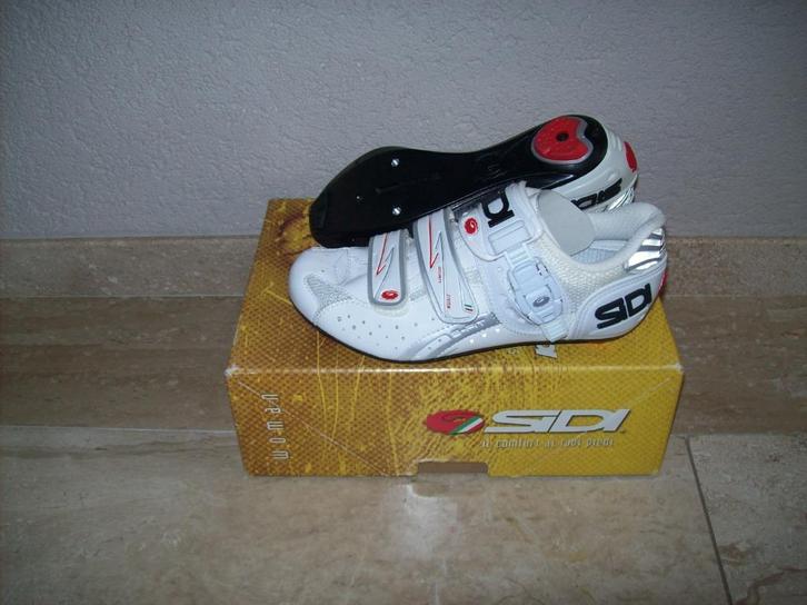 Nieuwe sidi Genius 5 fit Dames race schoenen maat 38. 40 wit, Fietsen en Brommers, Fietsaccessoires | Fietskleding, Nieuw, Dames