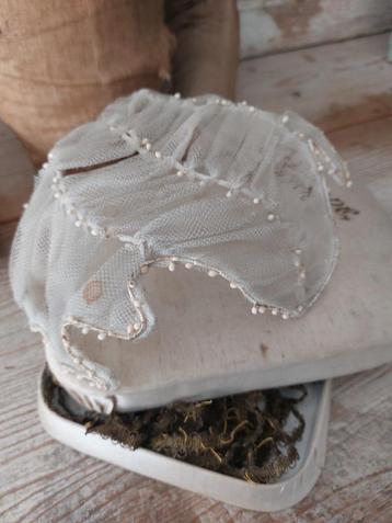 Oud oude bruidskapje was wassen bruids kapje hoedje antiek beschikbaar voor biedingen