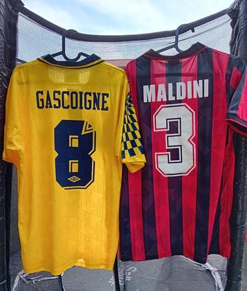 Vele mooie voetbalshirts beschikbaar voor biedingen