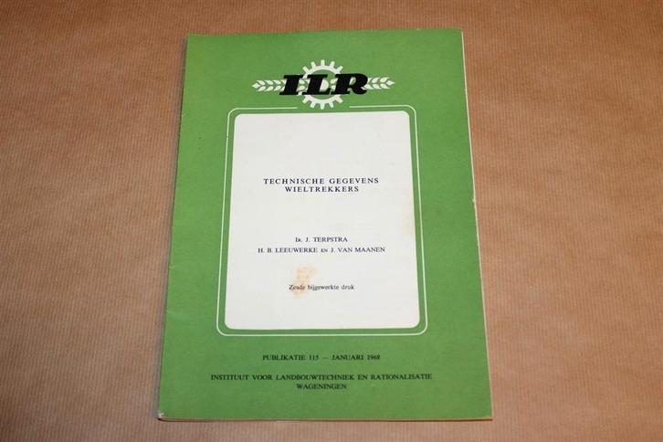 Technische gegevens wieltrekkers - Oude uitgave 1968, Boeken, Vervoer en Transport, Zo goed als nieuw, Tractor en Landbouw, Ophalen of Verzenden