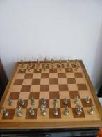 Schaakspel, metaal incl. houten bord., Een of twee spelers, Zo goed als nieuw, Verzenden