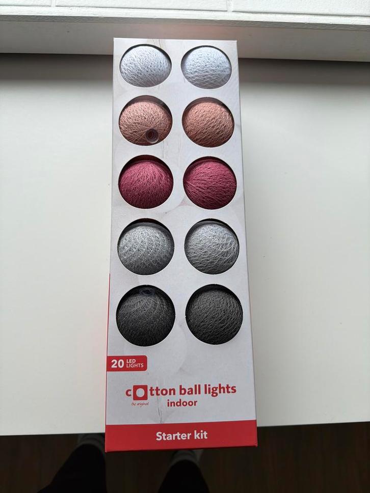 Cotton Ball Lights - Nieuw in doos!, Huis en Inrichting, Lampen | Hanglampen, Nieuw, Minder dan 50 cm, Stof, Ophalen of Verzenden