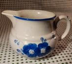 melkkan vuurvast blauwe bloemen bijna gratis, Antiek en Kunst, Antiek | Servies los, Ophalen of Verzenden