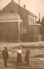 Krimpen a/d Lek - Huis - Personen op kade, Ophalen of Verzenden, Voor 1920, Gelopen, Zuid-Holland