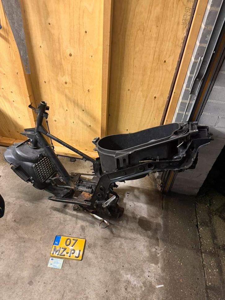 Gilera Runner A2 Frame SD M08, Fietsen en Brommers, Brommeronderdelen | Scooters, Zo goed als nieuw, Piaggio, Ophalen of Verzenden