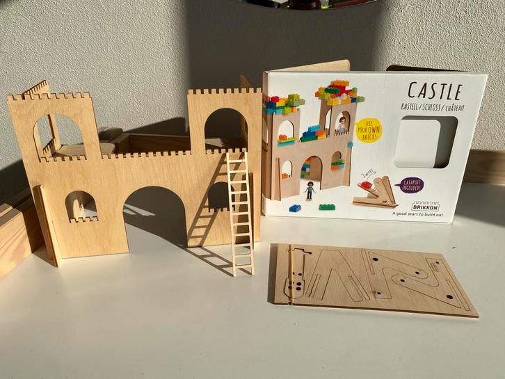 Brikkon Kasteel & Boomhut voor Lego, Kinderen en Baby's, Speelgoed | Houten speelgoed, Zo goed als nieuw, Overige typen, Ophalen