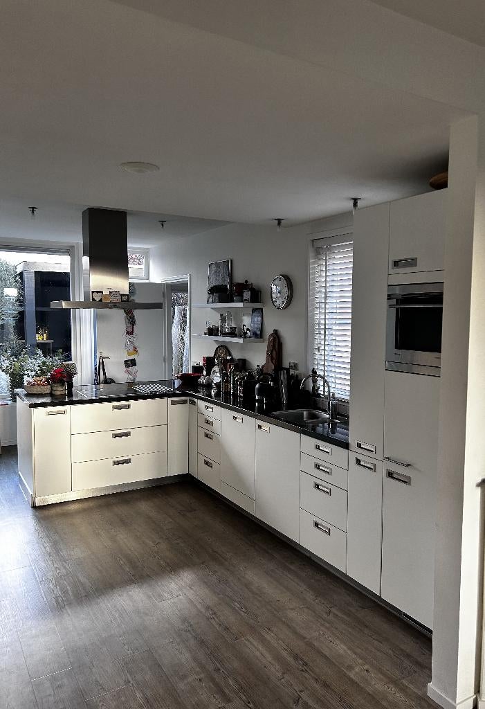 L-Keuken met eiland, Ophalen, Gebruikt, Wit, Hoekkeuken