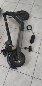 Step jaar uit dot goed acco is goed miet lader, Fietsen en Brommers, Steps, Ophalen of Verzenden, Zo goed als nieuw, Gewone step