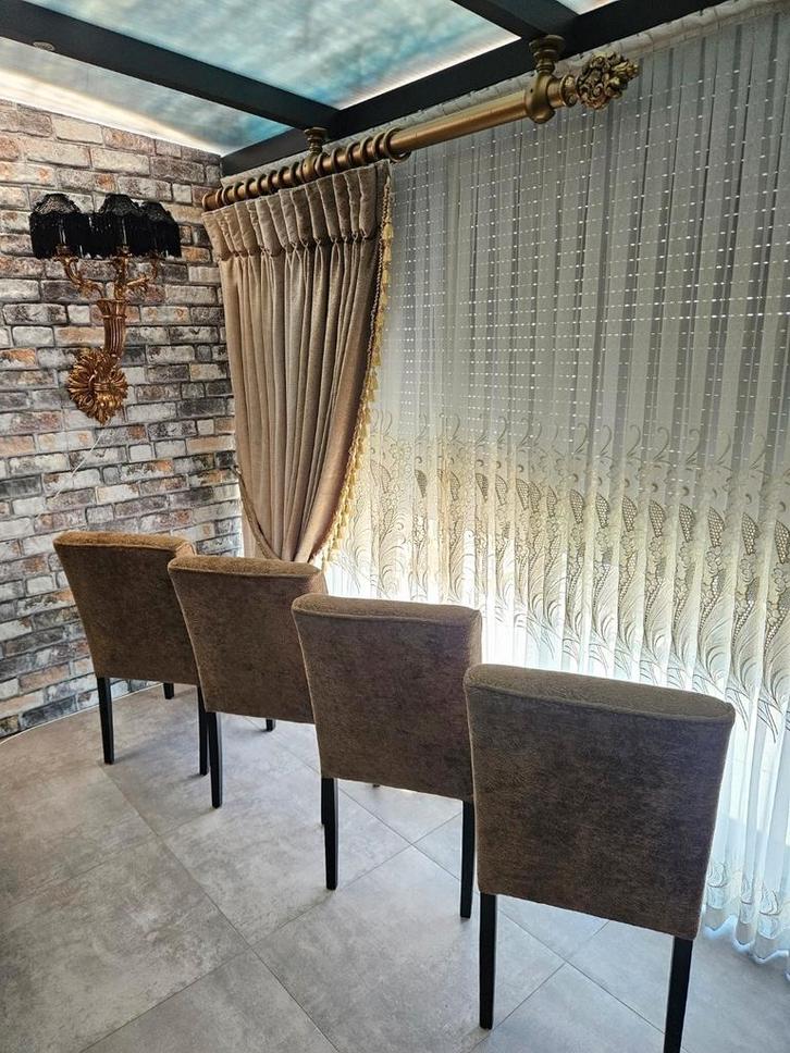 4 x eetkamerstoelen met de bekende Barok stof, Huis en Inrichting, Stoelen, Zo goed als nieuw, Stof, Ophalen