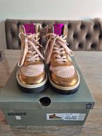 Hoge leren meisjes sneaker roze goud
Maat 38, Ophalen of Verzenden, Gebruikt, Meisje, Schoenen
