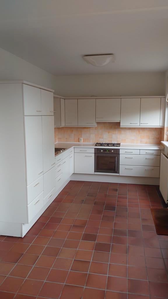 Keuken met inbouwapparatuur - Zelf demonteren, Huis en Inrichting, Keuken | Complete keukens, Gebruikt, Hoekkeuken, Wit, Kunststof