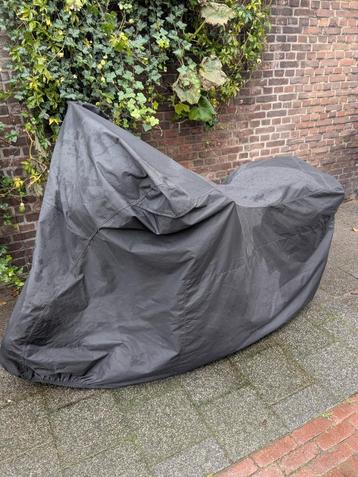 Motorhoes DS covers buiten beschikbaar voor biedingen