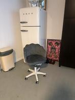 Grijze velvet schelpstoel bureaustoel schelp shell sissyboy, Huis en Inrichting, Ophalen, Zo goed als nieuw, Grijs, Bureaustoel