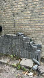 Gratis bakstenen / tegels, Tuin en Terras, Tegels en Klinkers, Ophalen, Zo goed als nieuw, 10 m² of meer, Beton