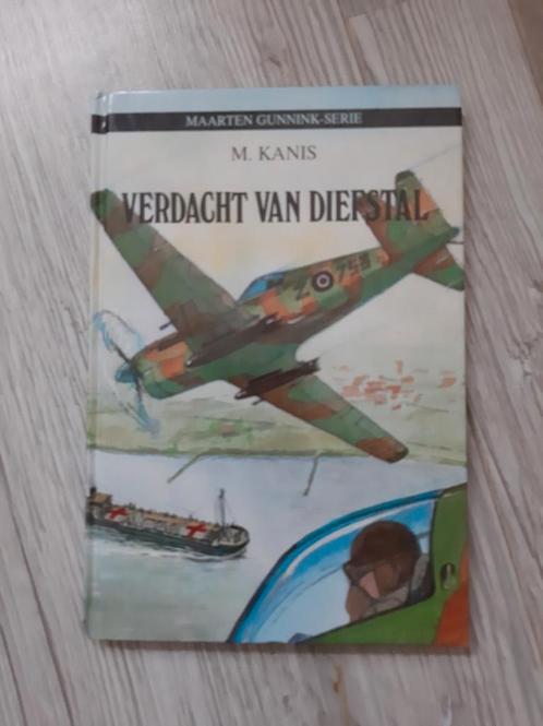 Verdacht van diefstal M. Kanis Maarten Gunnink serie deel 7, Boeken, Kinderboeken | Jeugd | 10 tot 12 jaar, Zo goed als nieuw