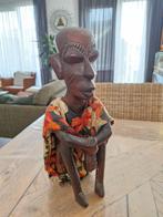 Afrikaans houten zittende man figuur., Ophalen of Verzenden