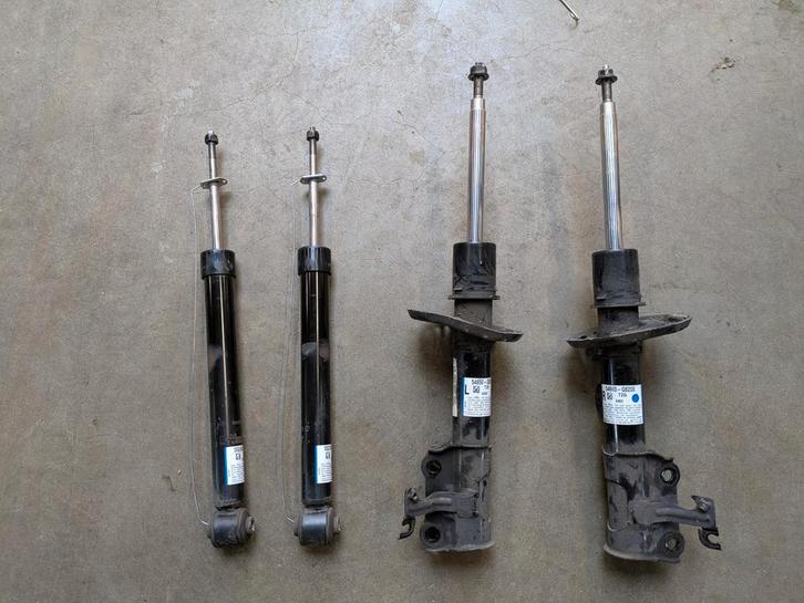 Kia Picanto Schokdempers Voor & Achter (2018), Auto-onderdelen, Ophanging en Onderstel, Kia, Gebruikt, Ophalen of Verzenden