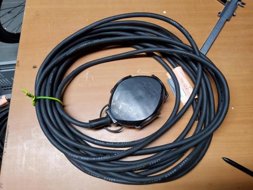 10 m verlengsnoer 3x 1,5 mm 3 v verdeler 220 v. RUBBERKabel, Doe-het-zelf en Verbouw, Elektra en Kabels, Zo goed als nieuw, Kabel of Snoer