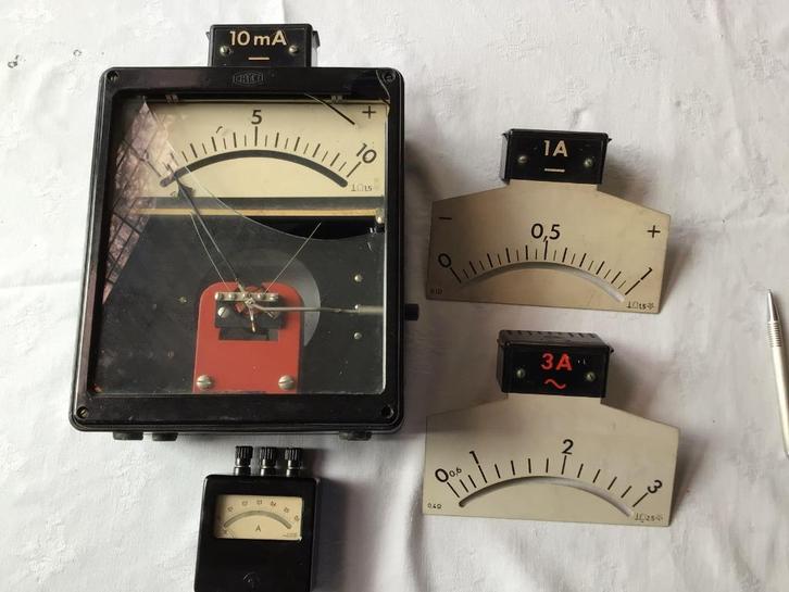Een ampèremeter met drie meeteenheden en een millivoltmeter, Doe-het-zelf en Verbouw, Meetapparatuur, Verzenden