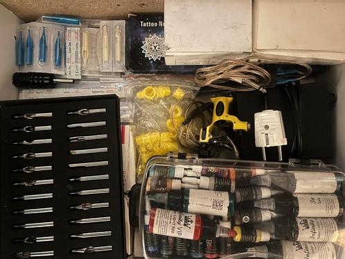 Tattoo set, Sieraden, Tassen en Uiterlijk, Uiterlijk | Cosmetica en Make-up, Gebruikt, Handen en Nagels, Overige kleuren, Ophalen of Verzenden