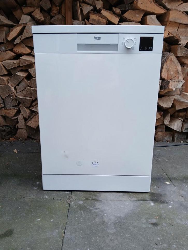 Beko vrijstaande vaatwasser 2 jaar jong, Witgoed en Apparatuur, Vaatwasmachines, Zo goed als nieuw, Minder dan 85 cm, Ophalen of Verzenden