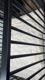 Zwarte baby box, Ophalen of Verzenden, Zo goed als nieuw, Klemhekje, Metaal of IJzer