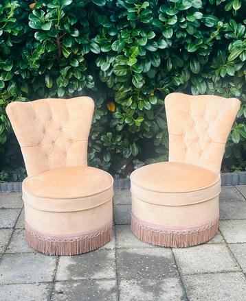 Vintage crèmekleurige fluwelen boudoirstoel met franjes x 2 beschikbaar voor biedingen