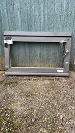 (89) Nieuw vast kunststof raam met ventilatie rooster, Ophalen, Kunststof, Minder dan 75 cm, Raamkozijn