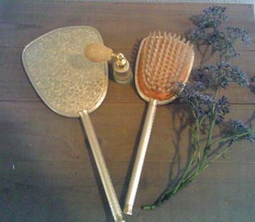 Vintage toiletset/kapset in goudkleur borstel en spiegel kap beschikbaar voor biedingen