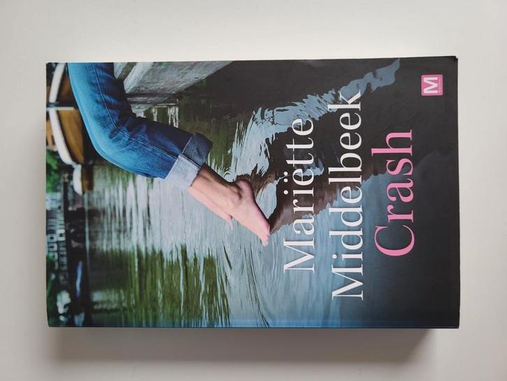 Mariëtte Middelbeek - Crash, Boeken, Romans, Zo goed als nieuw, Ophalen of Verzenden