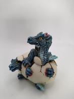 ‘98 W.I.U. resin beeldje uitkomend drakenei. Fantasyfigure., Verzamelen, Beelden en Beeldjes, Ophalen of Verzenden, Zo goed als nieuw