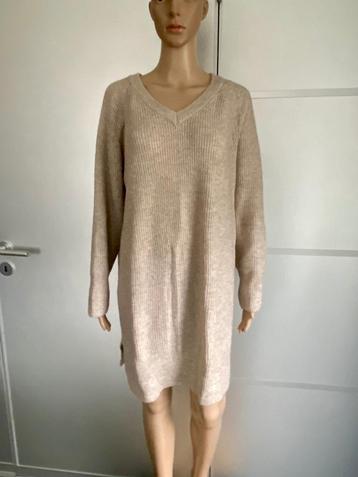 i10 Lange gebreide trui/jurk maat L=42/44 beige