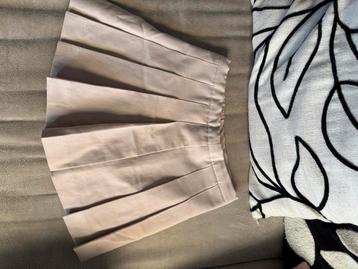 Skirt but pants underneath beschikbaar voor biedingen