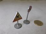 1955 Dinky Toys 771 ROAD SIGNS/VERKEERSBORDEN 2 x., Ophalen of Verzenden, Gebruikt, Overige typen, Dinky Toys