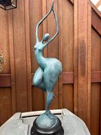 bronzen Modernistisch   beeld: abstracte elegante  vrouw, Antiek en Kunst, Kunst | Beelden en Houtsnijwerken, Ophalen of Verzenden