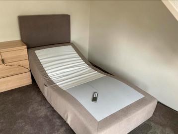 Elektrische boxspring beschikbaar voor biedingen