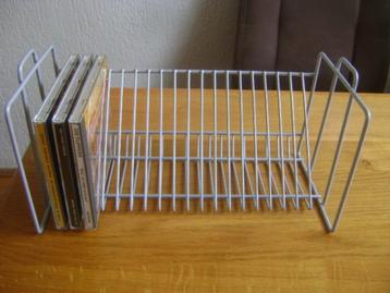 2 cd rekken beschikbaar voor biedingen