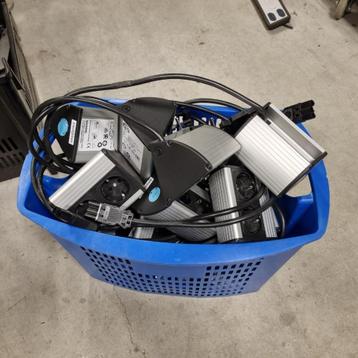 Opbouw stopcontact voor bureau met wielandaansluiting beschikbaar voor biedingen