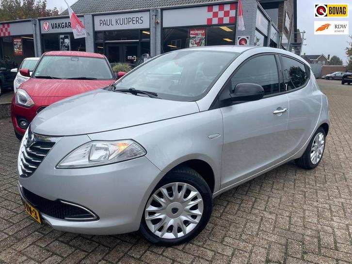 Lancia Ypsilon 1.2 Platinum *airco + parkeersensor + trekhaa, Auto's, Lancia, Bedrijf, Te koop, Ypsilon, ABS, Airbags, Airconditioning
