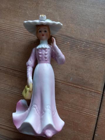 Prachtig madame beeldje beschikbaar voor biedingen