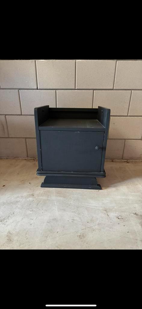 Zwart Nachtkastje/Bijzettafeltje, Huis en Inrichting, Slaapkamer | Nachtkastjes, Gebruikt, 55 tot 70 cm, Minder dan 45 cm, Hout