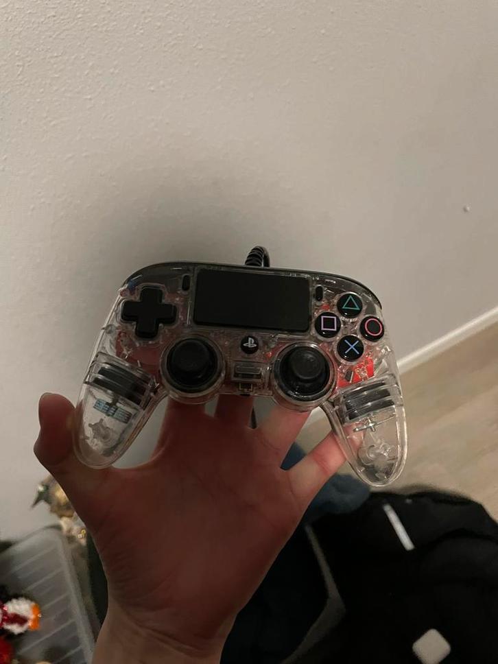 PS4 Controller met Kabel & Rode LED, Spelcomputers en Games, Spelcomputers | Sony PlayStation Consoles | Accessoires, Gebruikt