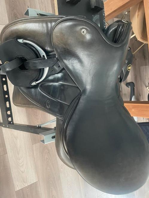 WOW dressuurzadel 18” (Flair-systeem), Dieren en Toebehoren, Paarden en Pony's | Zadels, Gebruikt, Dressuur, Ophalen