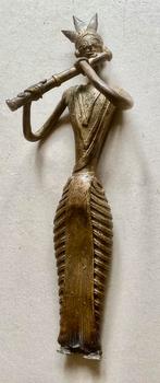 Antiek bronzen  Krishna beeld: Tempelwachter die fluitspeelt, Antiek en Kunst, Kunst | Niet-Westerse kunst, Ophalen of Verzenden