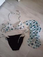 Bikini en bijpassende omslagdoek / pareo maat S, Ophalen of Verzenden, Zo goed als nieuw, Overige typen