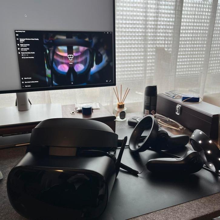 Samsung Odyssey Windows Mixed Reality VR + 2 Controllers, Spelcomputers en Games, Virtual Reality, Zo goed als nieuw, Pc, VR-bril