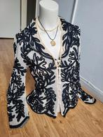 Vintage Beige blouse met zwarte contrasterende print  Maat S, Kleding | Dames, Blouses en Tunieken, Beige, Vintage kleding, Ophalen of Verzenden